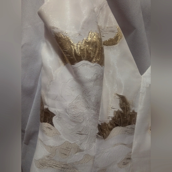 Dear Heart "Goldie" Wedding Dress (Size 8) - Picture 7 of 7